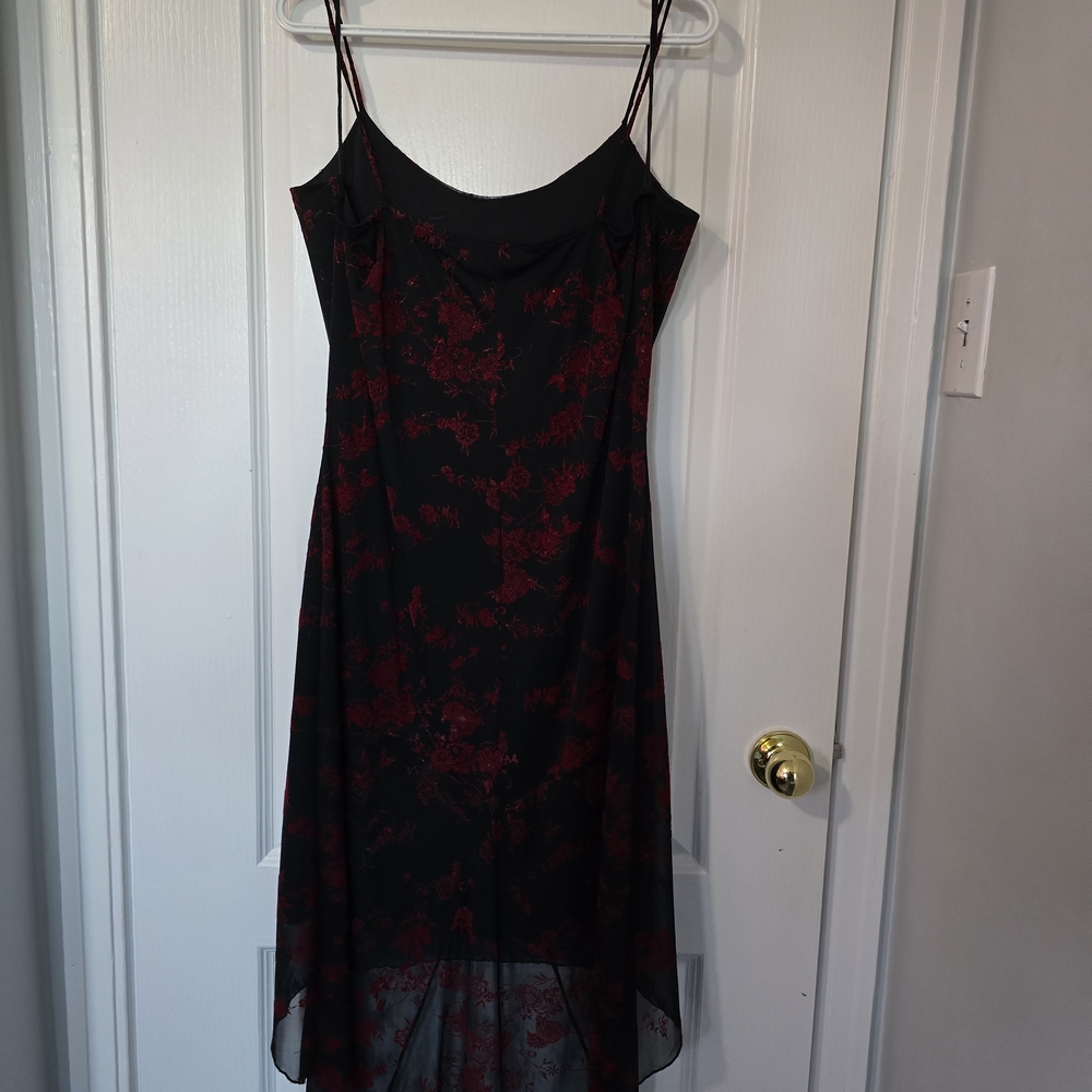 Elegant Black and Red Floral High Low Dress - Picture 3 of 8